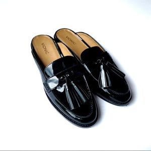 SOLD on ©️🎉 NWOB Vionic Wise Reagan Casual Mules